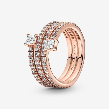Pandora® sterling silver; 14k rose gold plated; Triple Spiral Ring with clear cubic zirconia.
Size 7