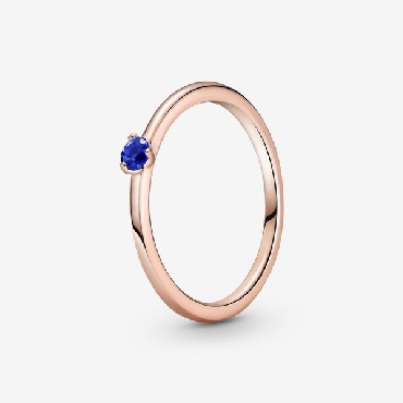 Pandora® Rose ring with stellar blue crystal.
Size 7.5