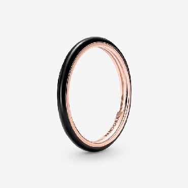 Pandora Me® Black Enamel Ring with 14K rose gold plating.
Size 4