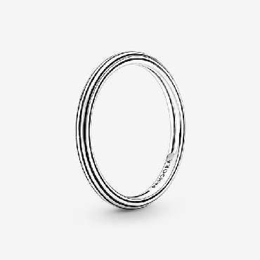 Pandora Me® sterling silver ring
Size 6
